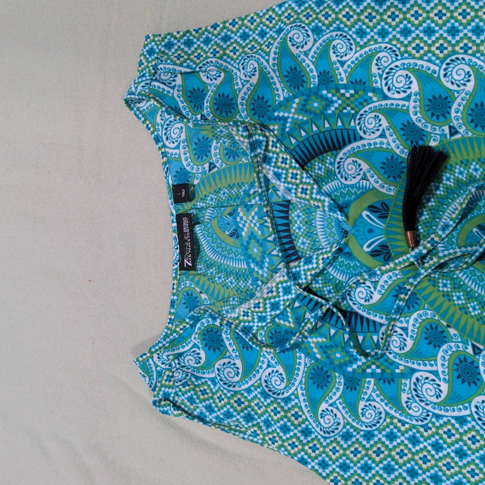 Paisley print fun sleeveless dress shirt